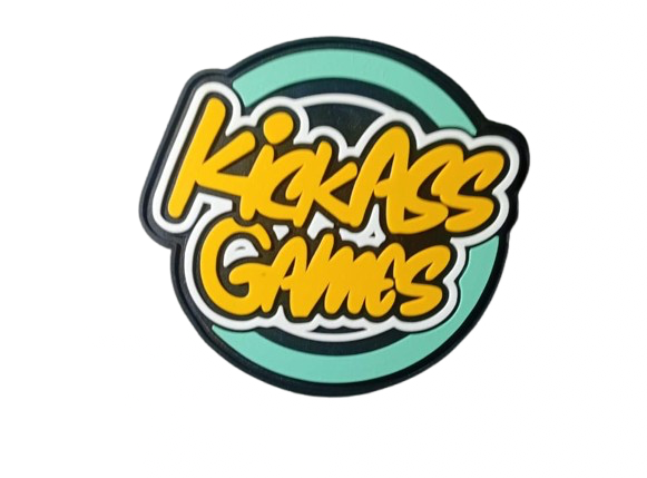 Parche de goma PVC Kick Ass Games diseño circular con relieve y colores vibrantes